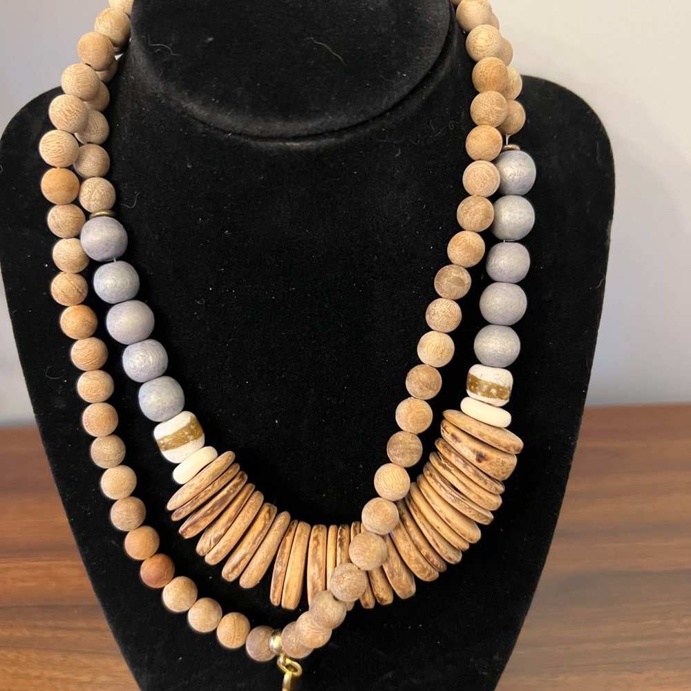 Long wood necklace